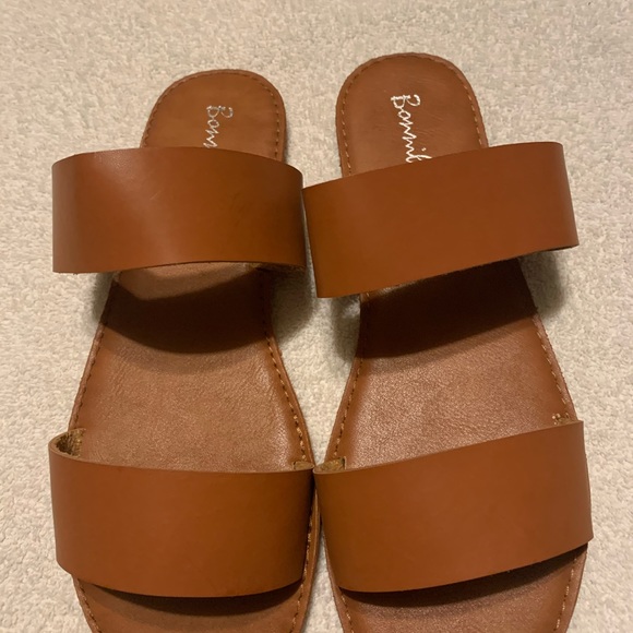 Bonnibel Flip flops - Picture 2 of 5